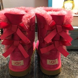 COPY - Uggs- Bailey Bows 2020